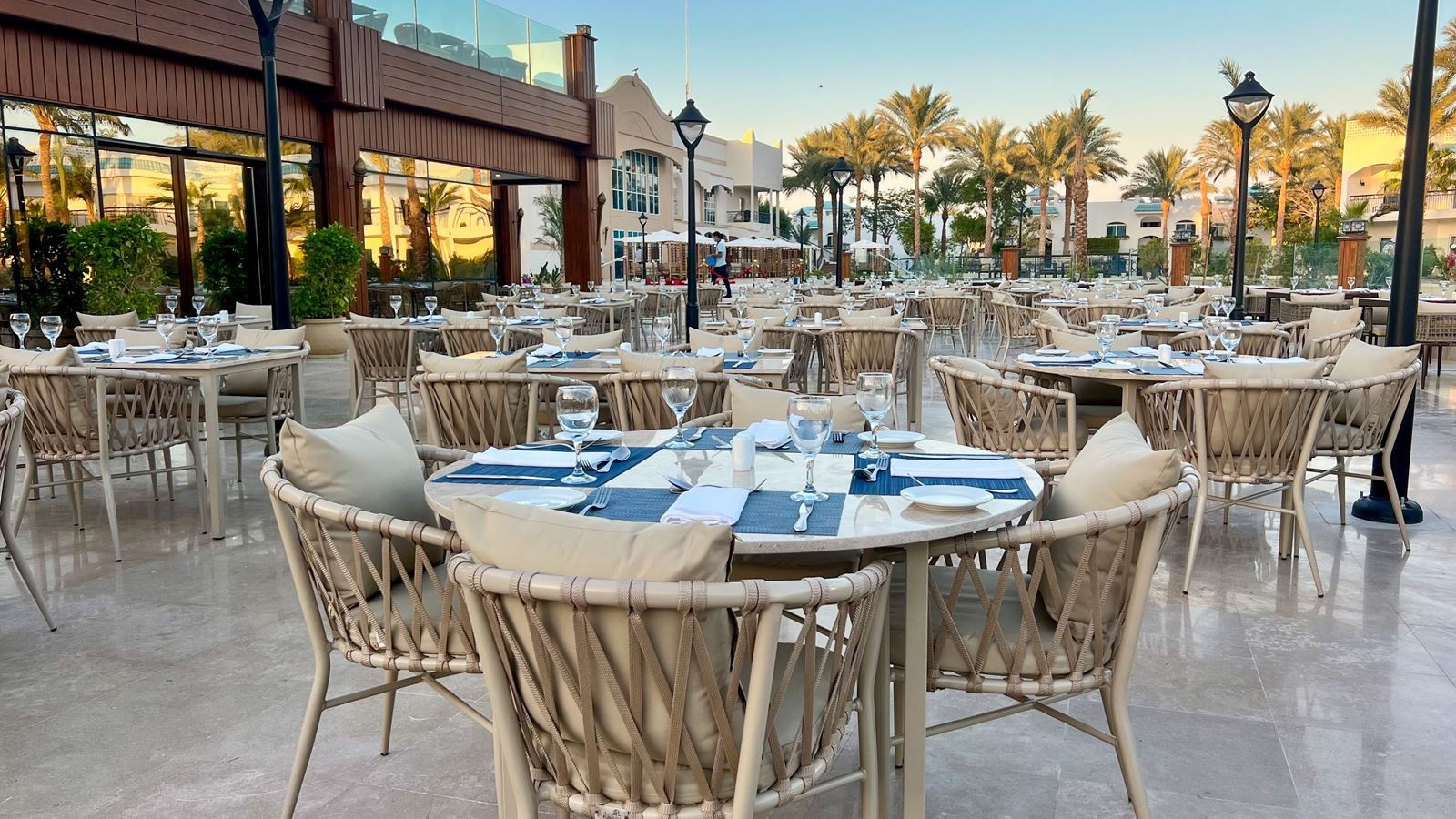 restaurants-linah-restaurant