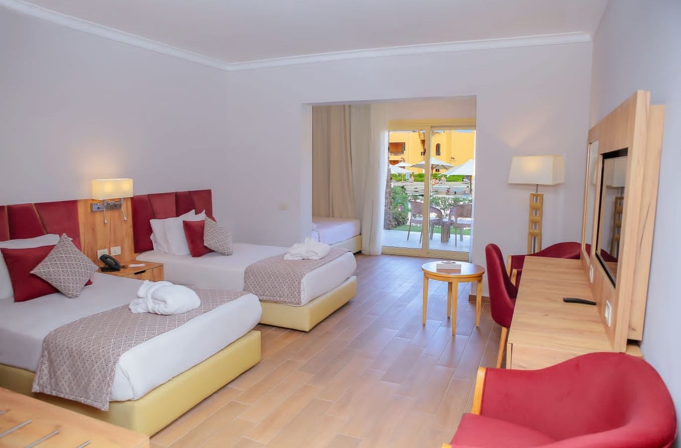 rooms-premium-family-partial-sea-view