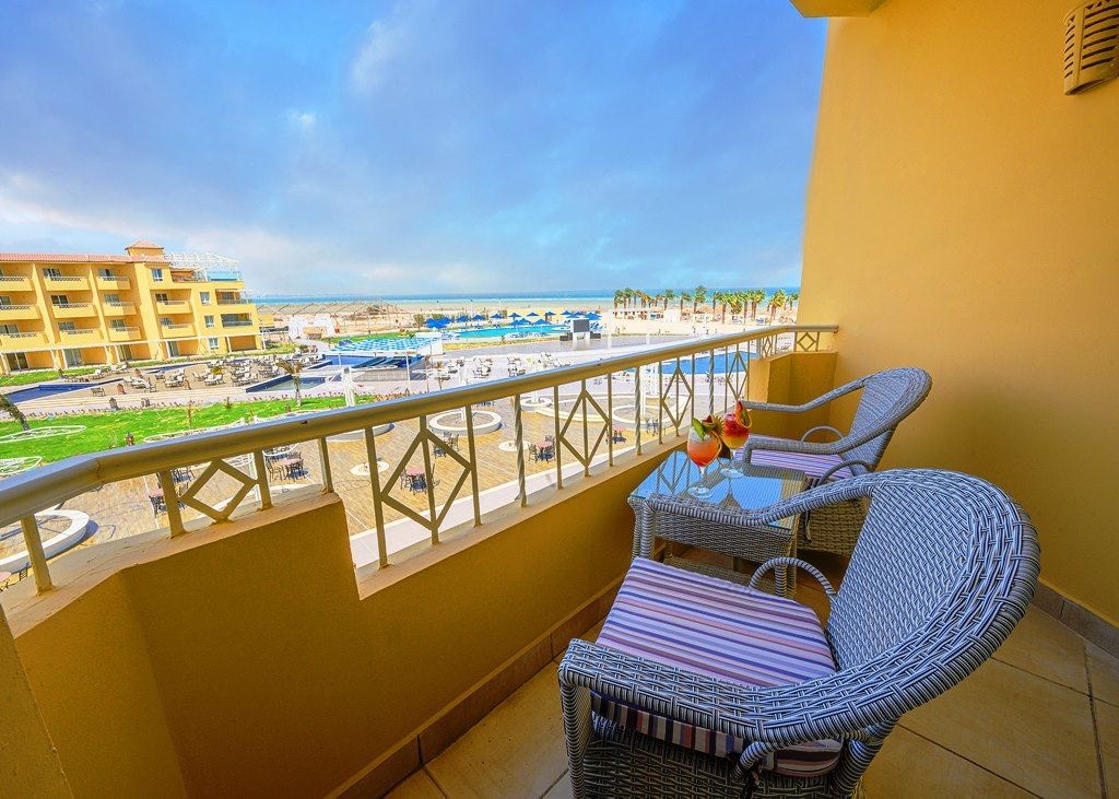 rooms-standard-room-poolsea-view