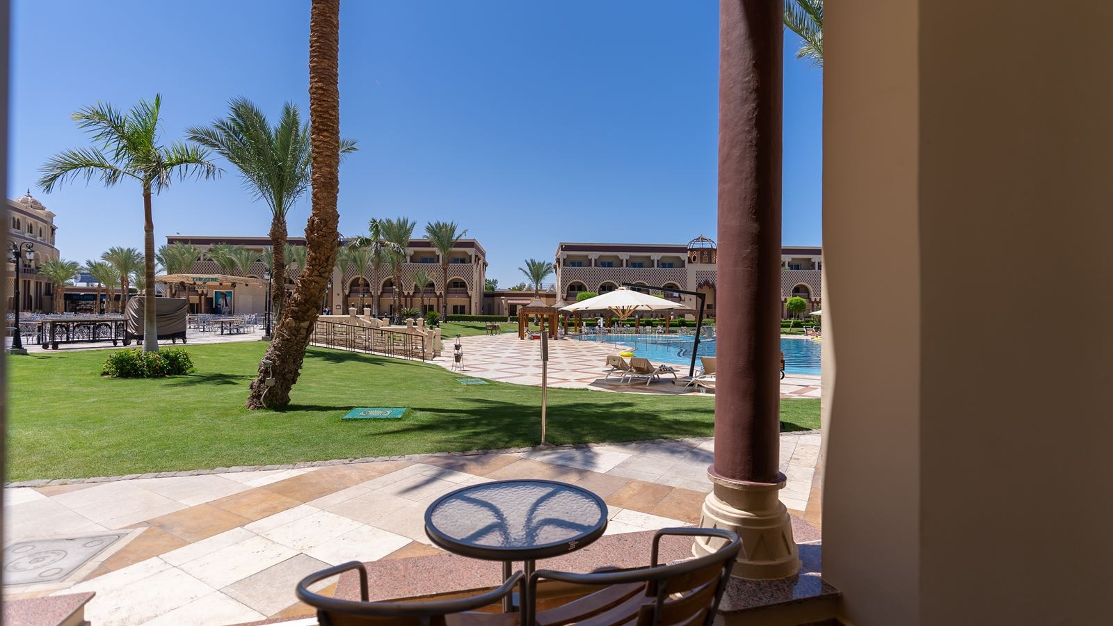 rooms-family-suite-garden-view