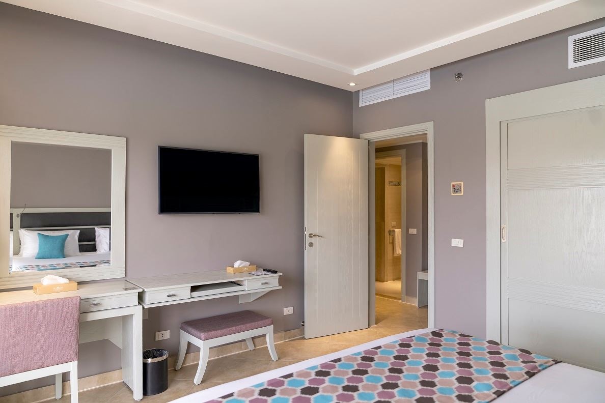 rooms-posh-club-family-swimup-suite-pv