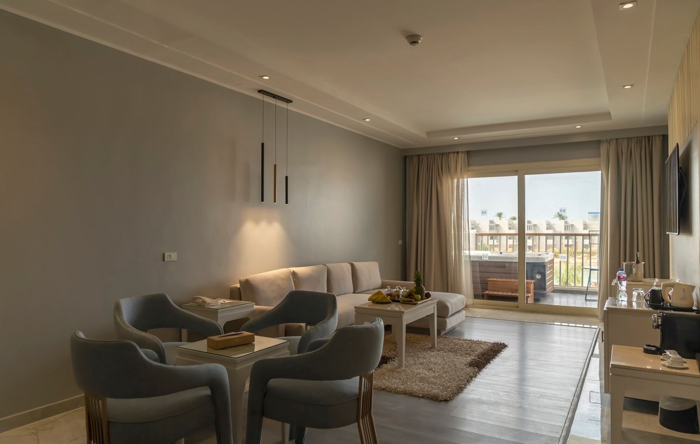 rooms-posh-club-executive-jacuzzi-suite-sv