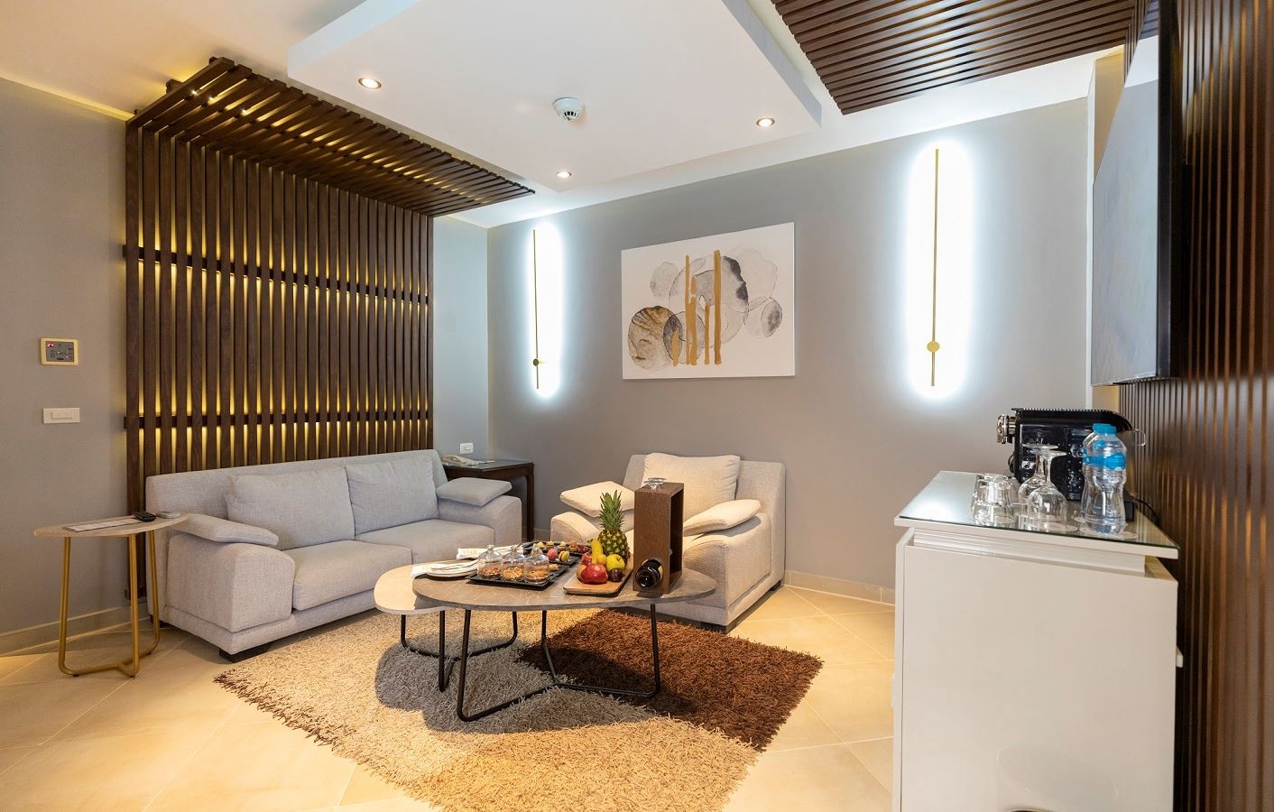 rooms-posh-club-pool-suite-sv