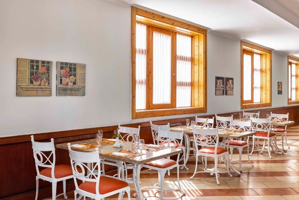 restaurants-sea-breeze