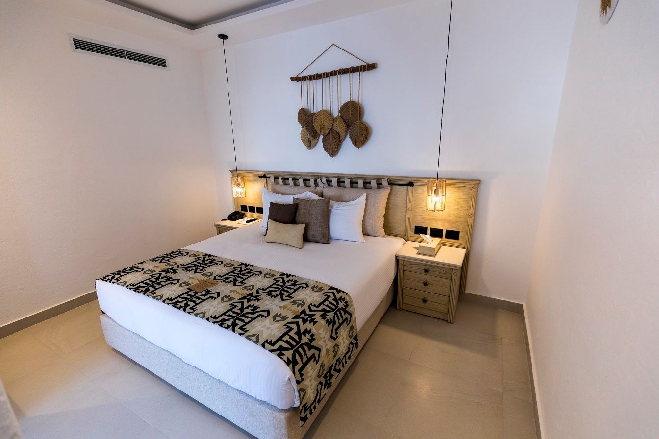 rooms-posh-club-junior-jacuzzi--suite