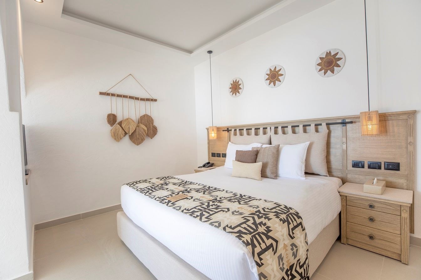 rooms-posh-club-lexi-suite