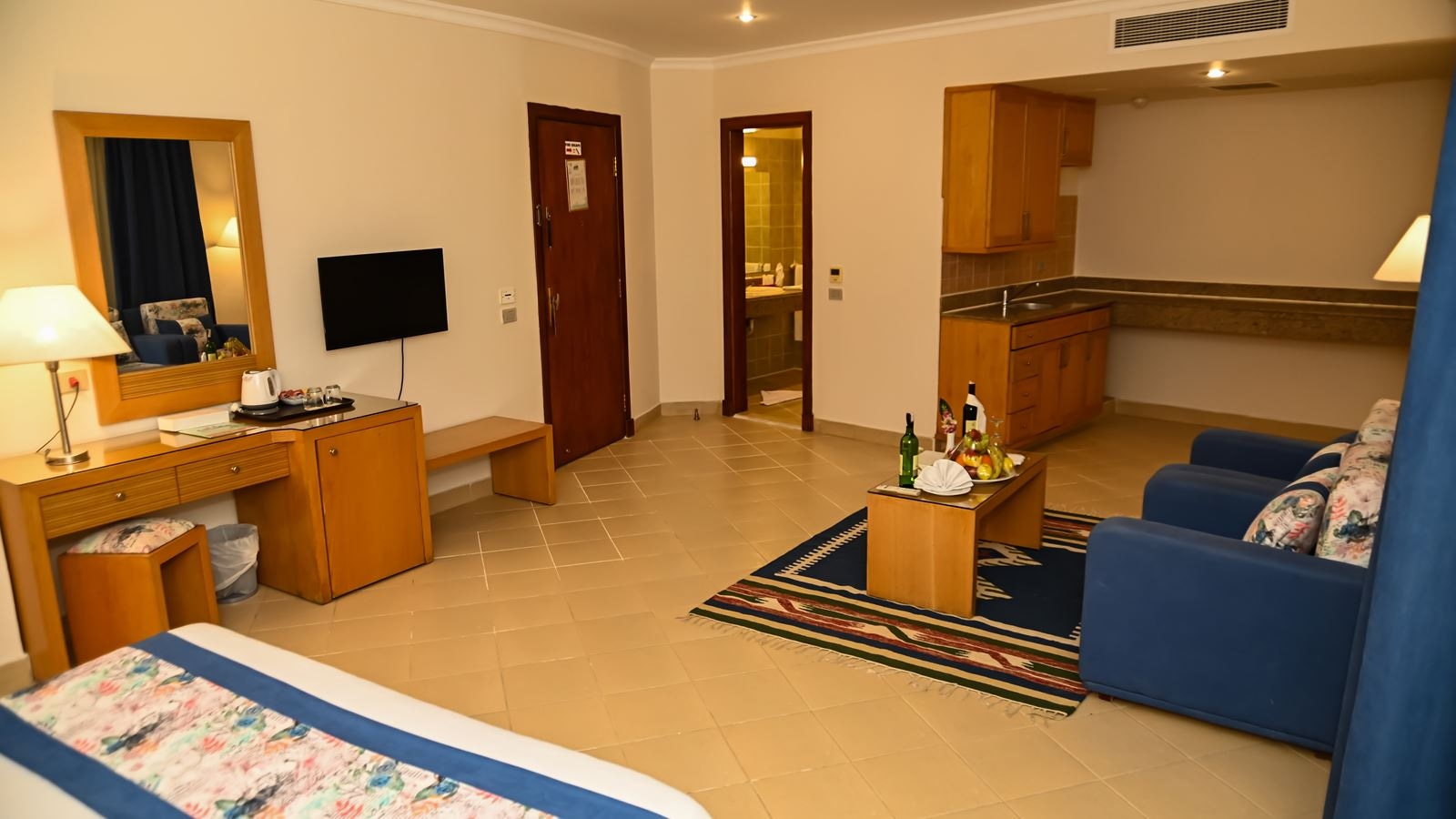 rooms-family-one-bedroom