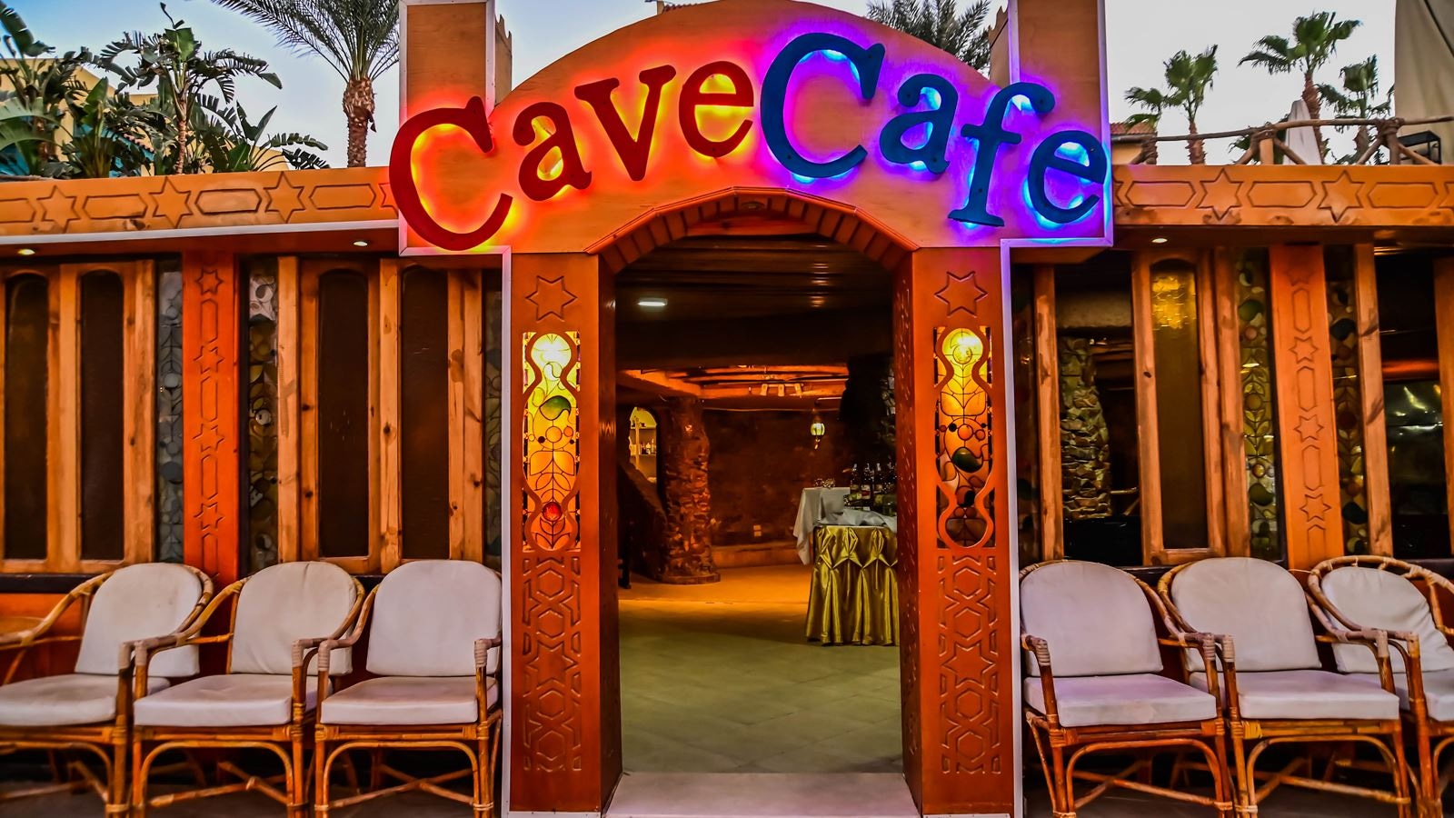 bars-cave-cafe