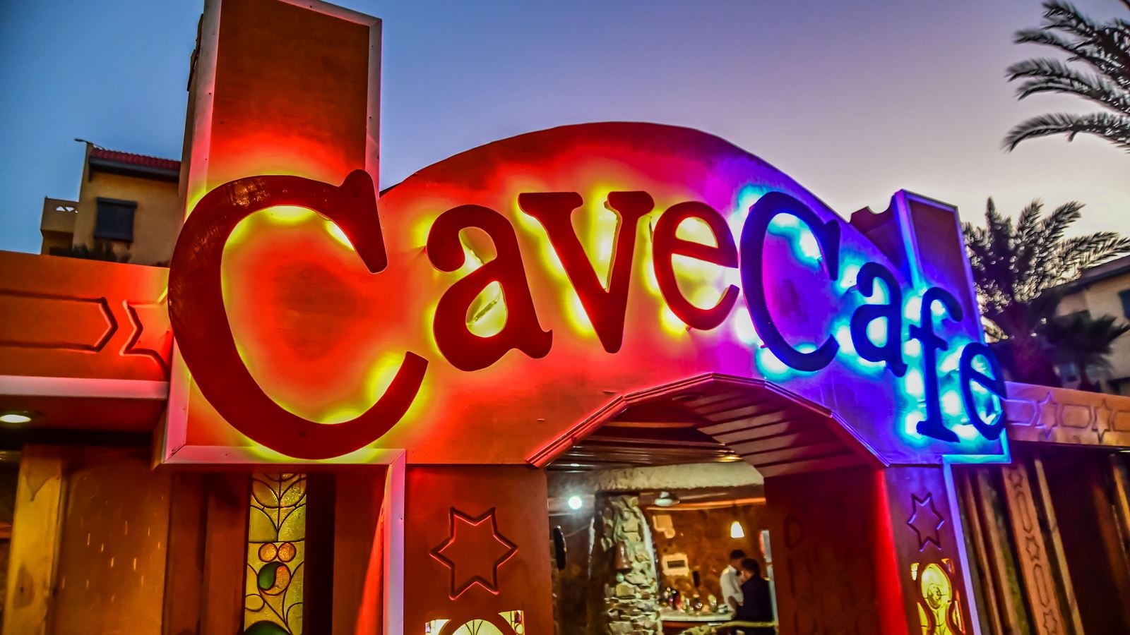 bars-cave-cafe