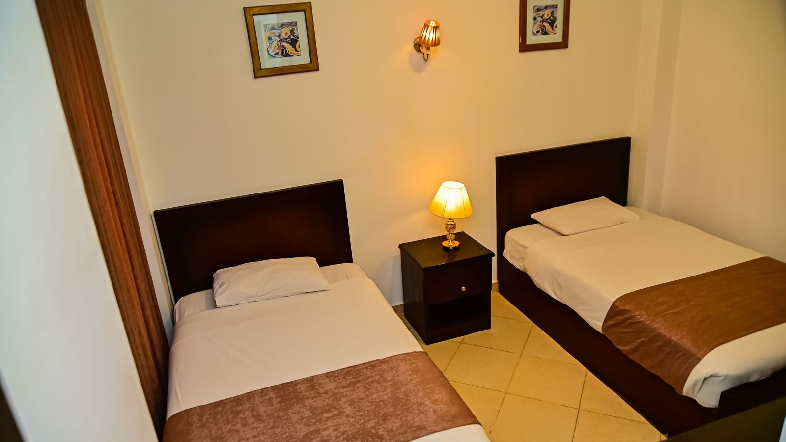 rooms-family-suite-pool-view-or-side-sea-view