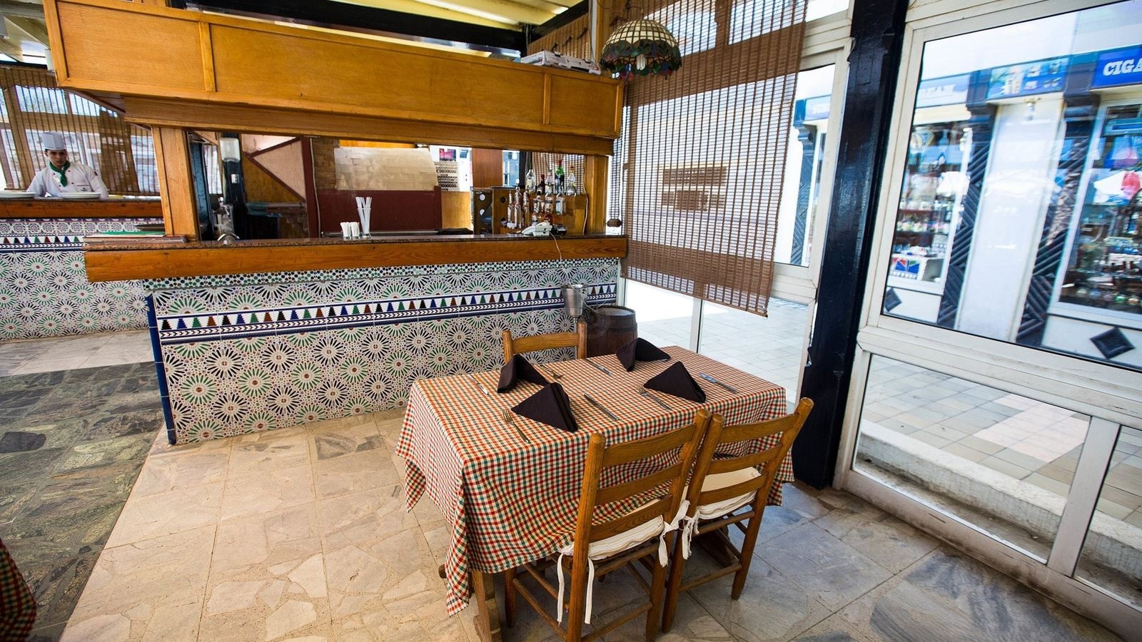 restaurants-restaurants