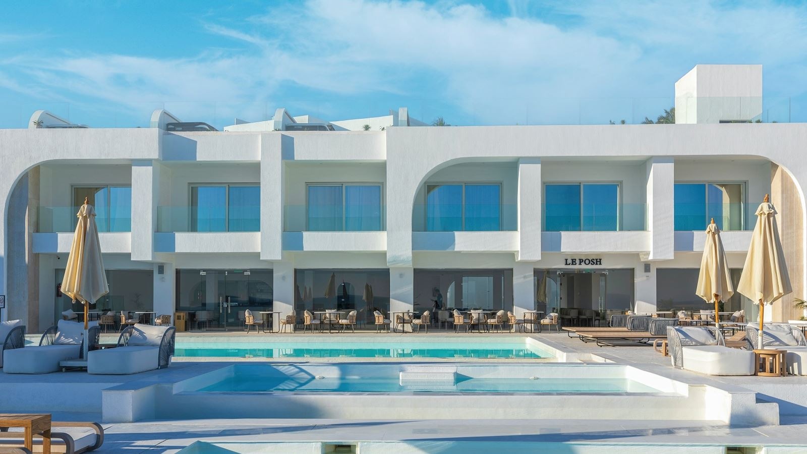 restaurants-posh-club-lounge-for-posh-club-guests