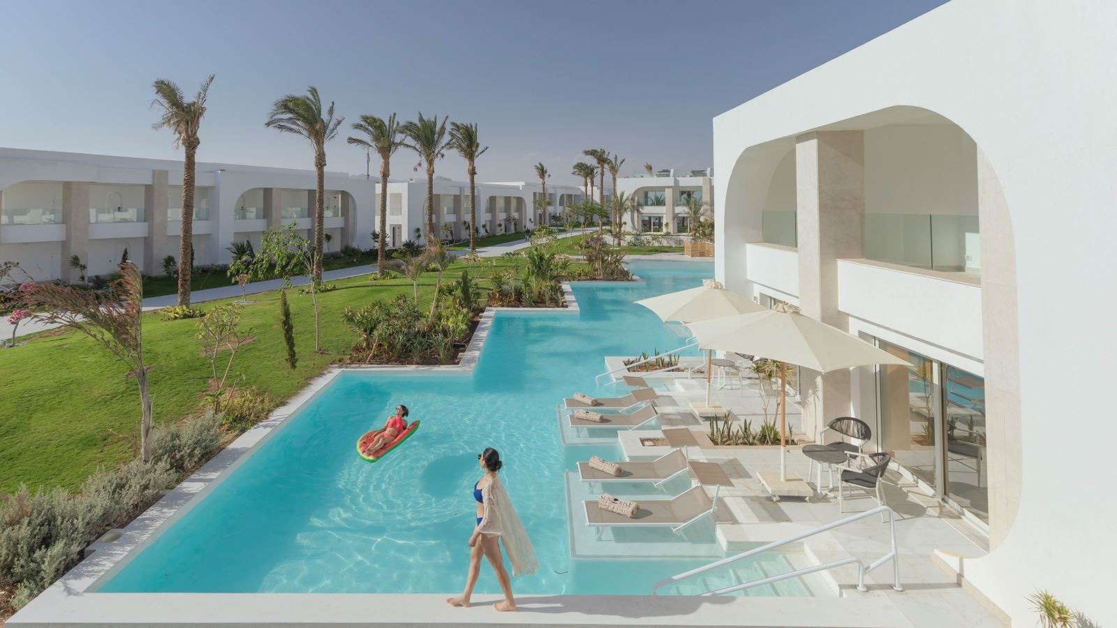 rooms-deluxe-swimup-room