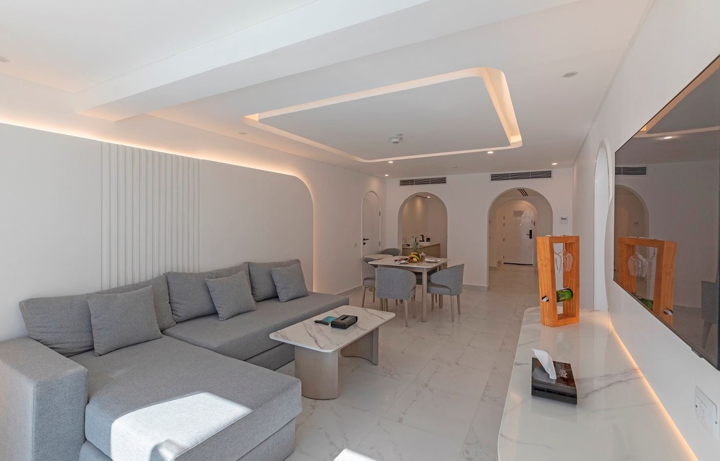 rooms-posh-club-royal-suite-beach-front-with-private-pool