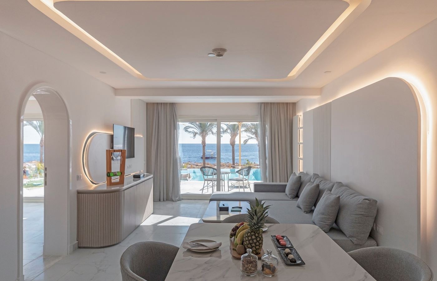 rooms-posh-club-royal-suite-beach-front-with-private-pool