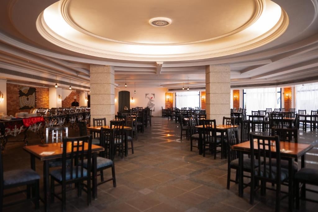 restaurants-restaurants