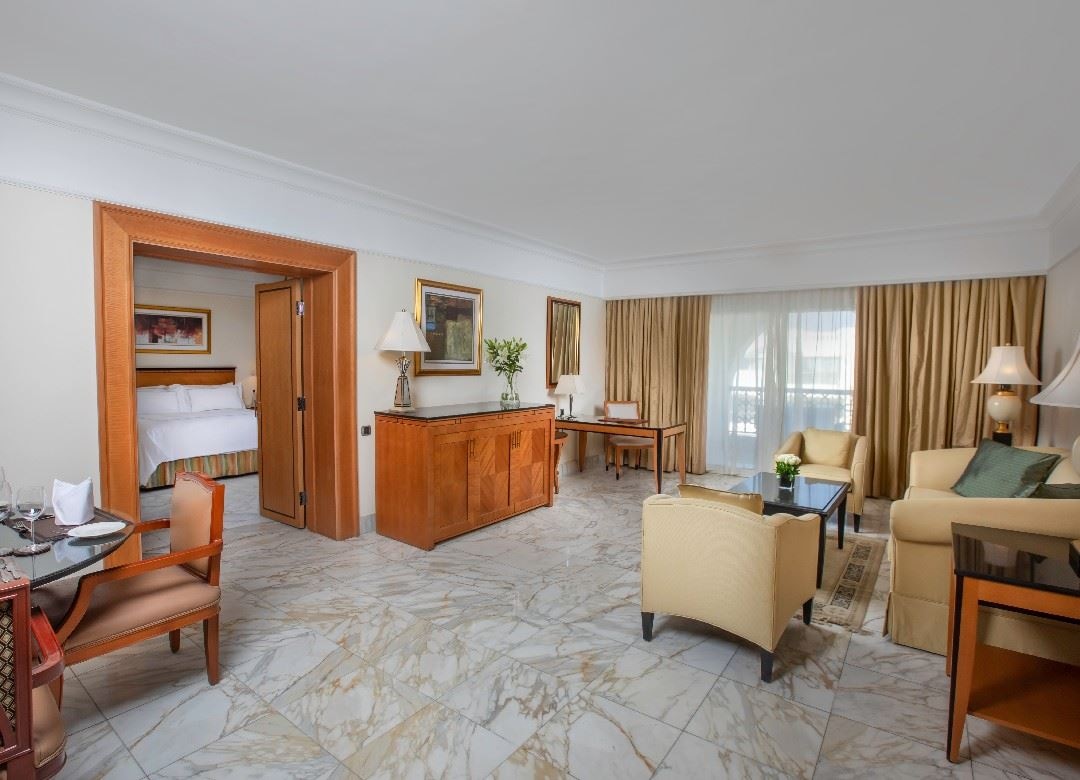 rooms-triple-signature-suite-adult-+18