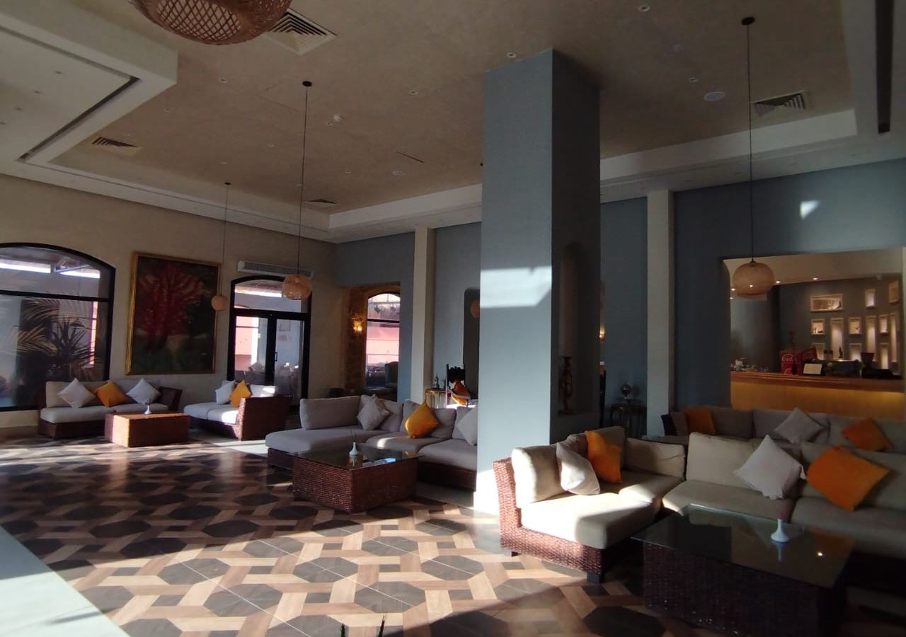 bars-turquoise-lobby-bar