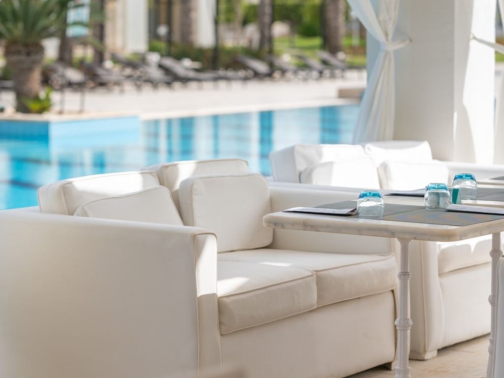 bars-fresco-pool-bar