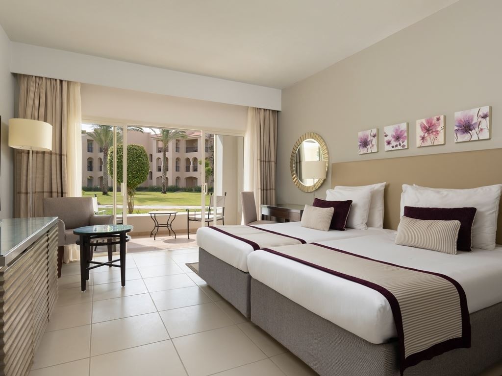 rooms-room-family-gardenview