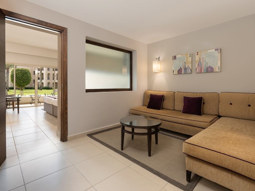 rooms-room-family-gardenview