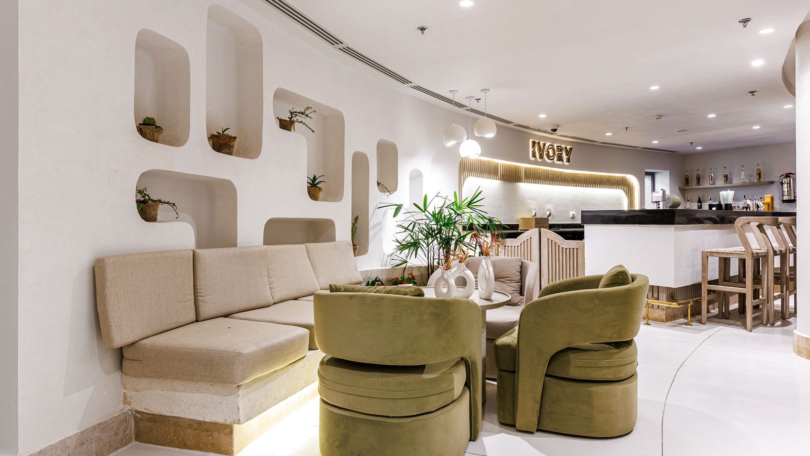 bars-ivory-lobby-bar