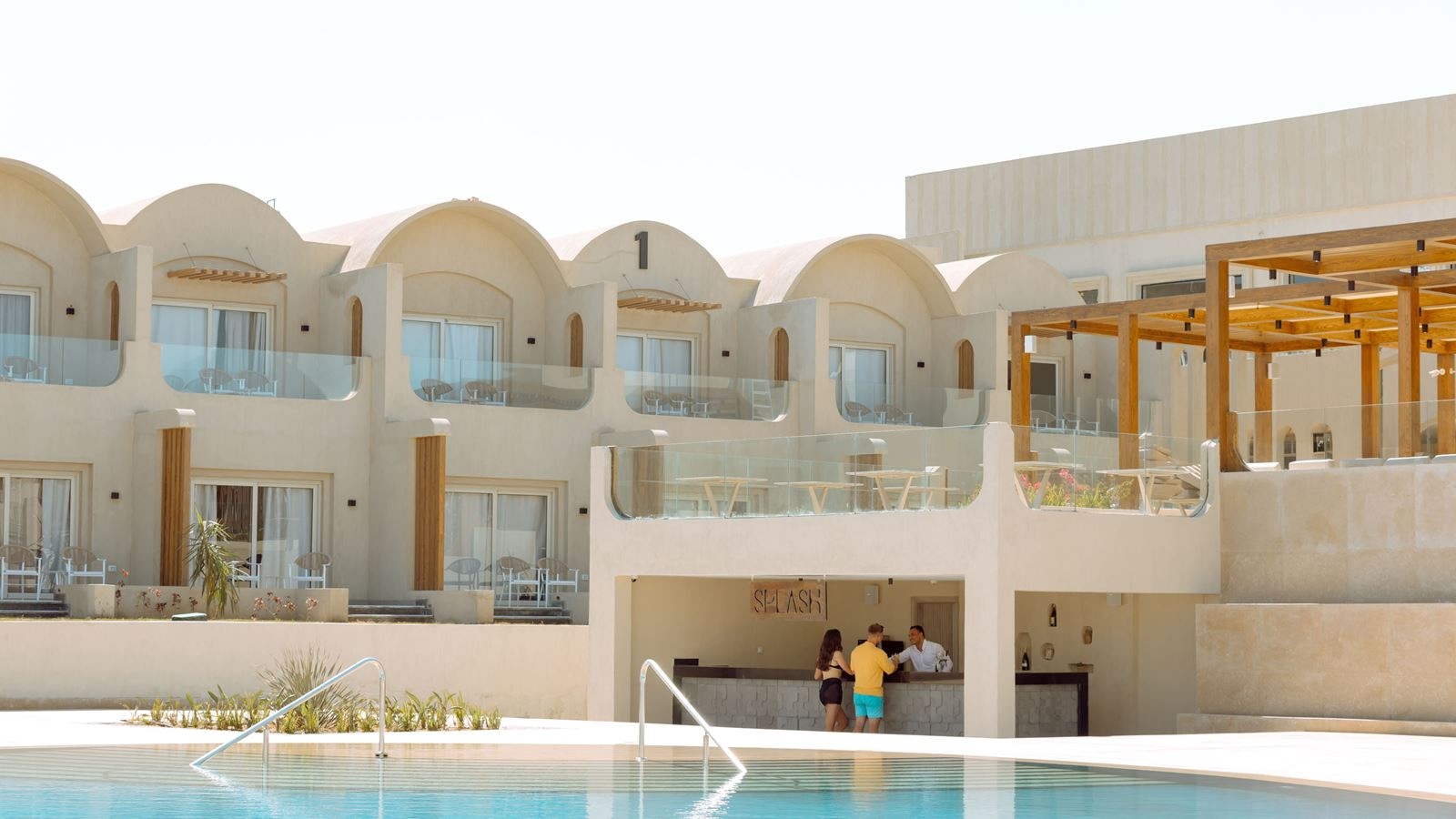 bars-splash-pool-bar