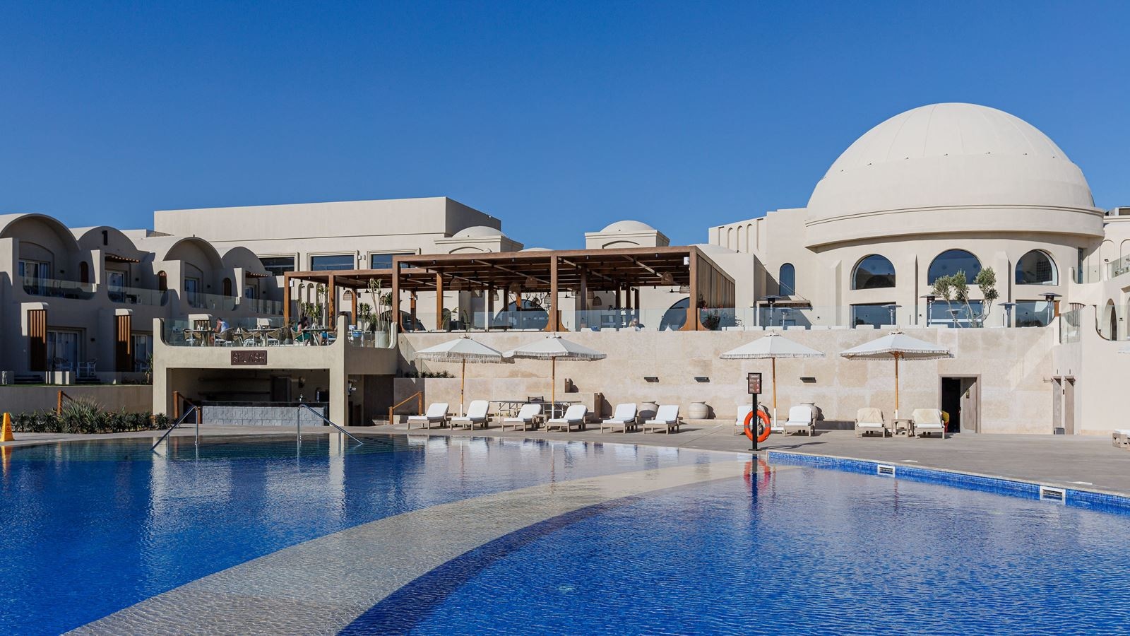 bars-splash-pool-bar