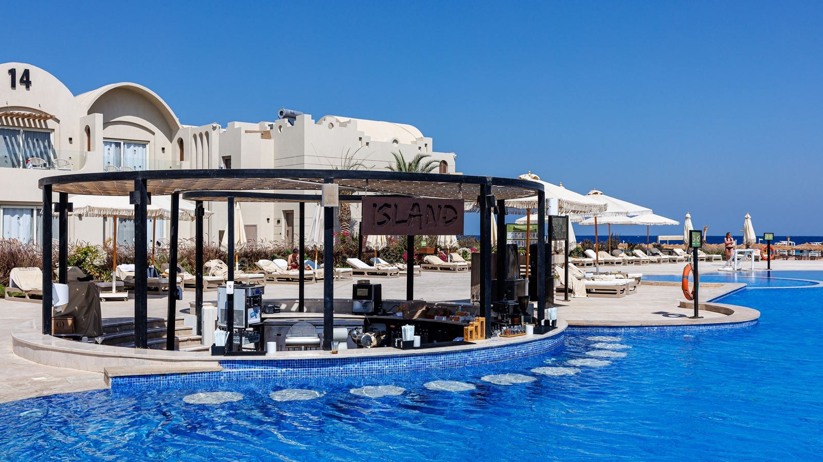 bars-island-pool-bar