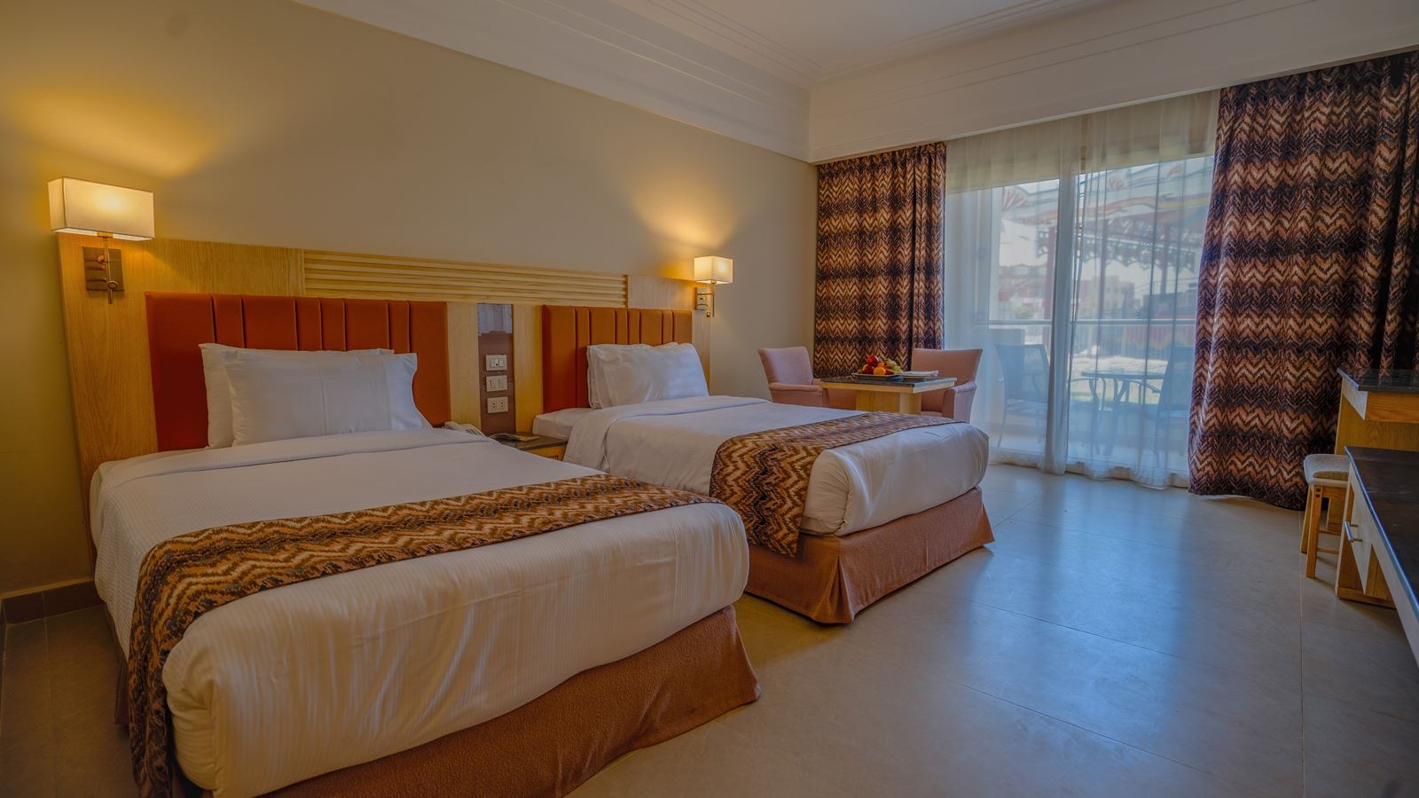 rooms-interconnected-family-room