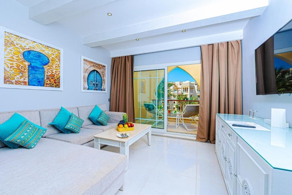 rooms-junior-suite-pool--sea-view