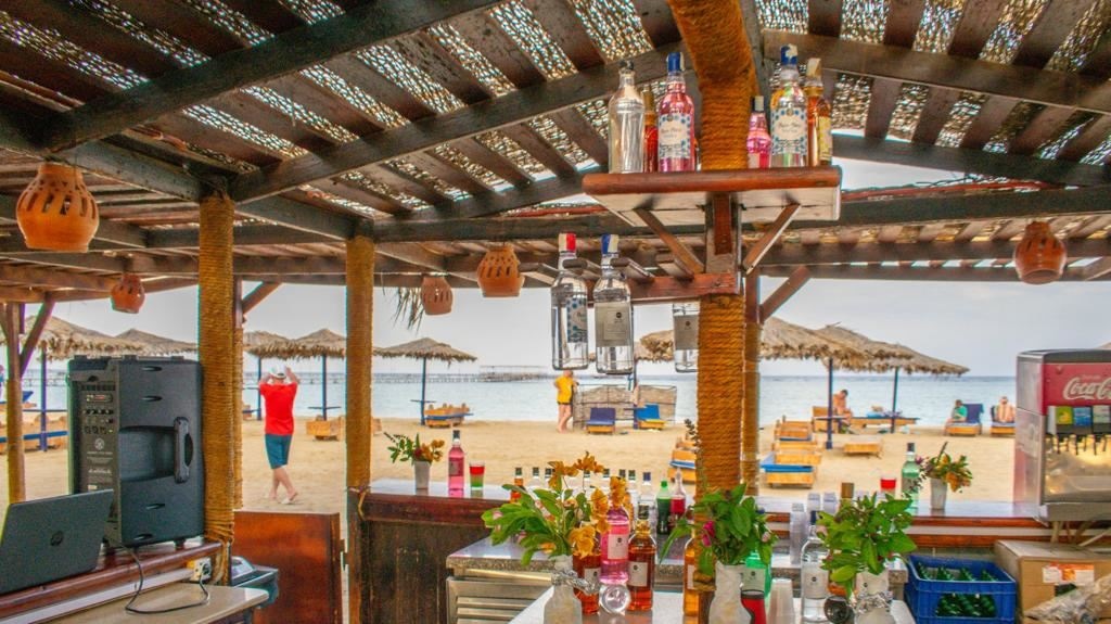 restaurants-beach-bar