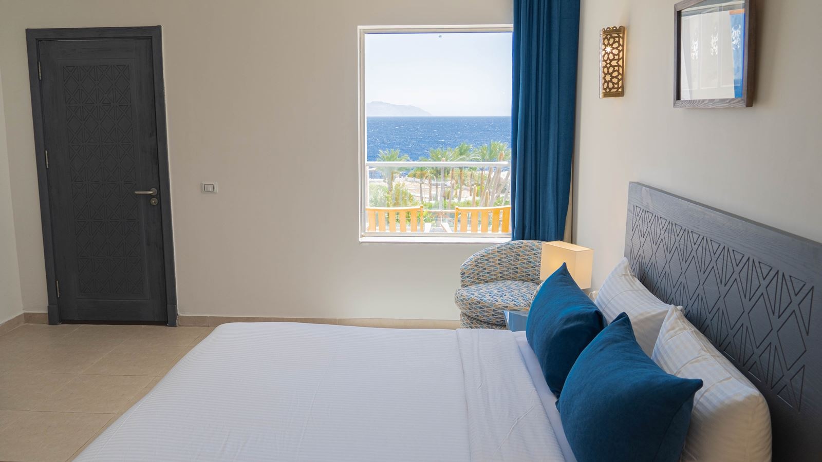 rooms-superior-room--sea-view