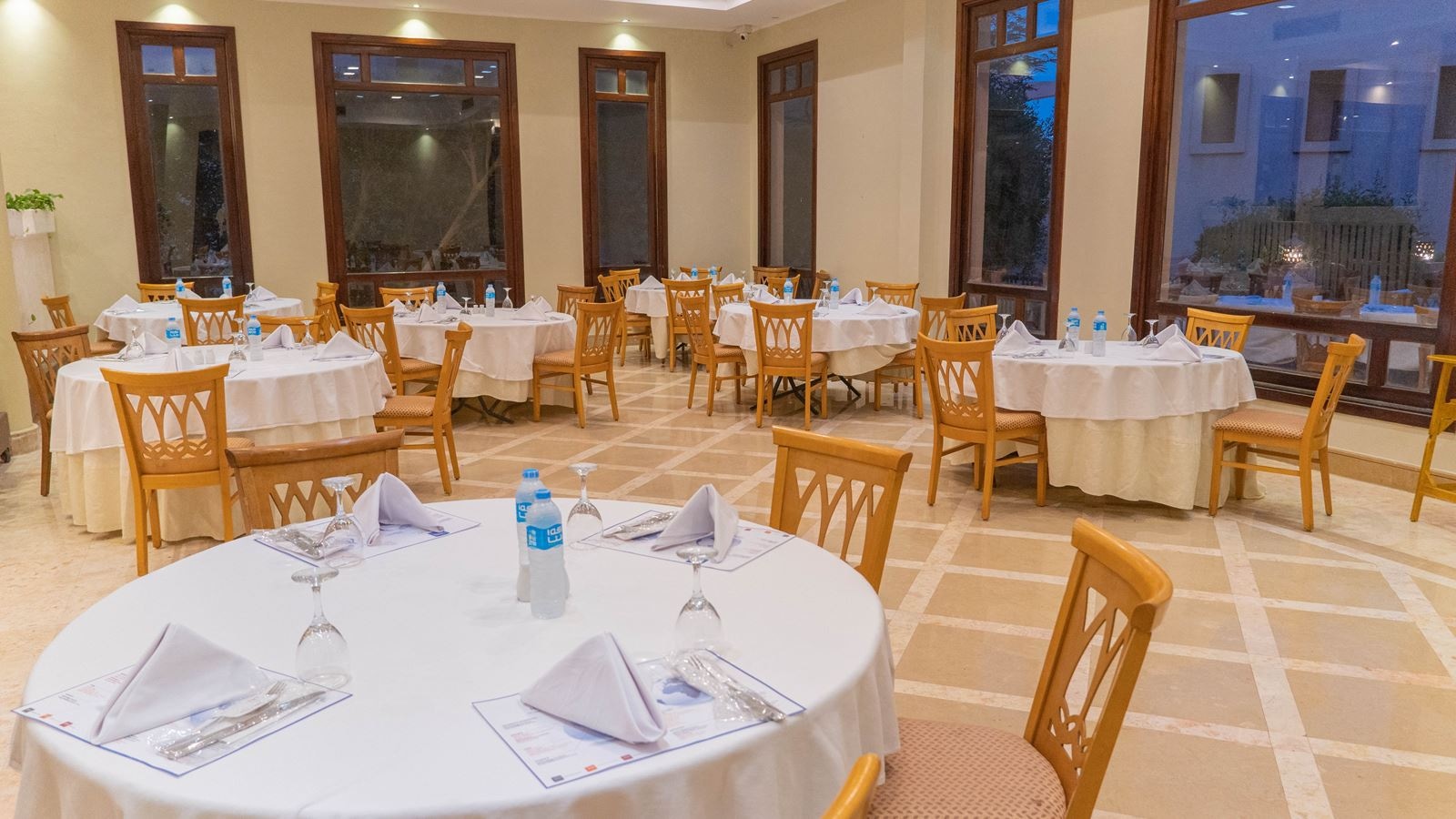 restaurants-restaurants