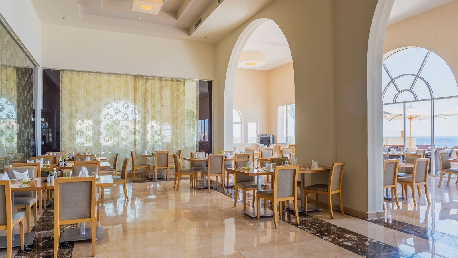 restaurants-horizon-main-restaurant