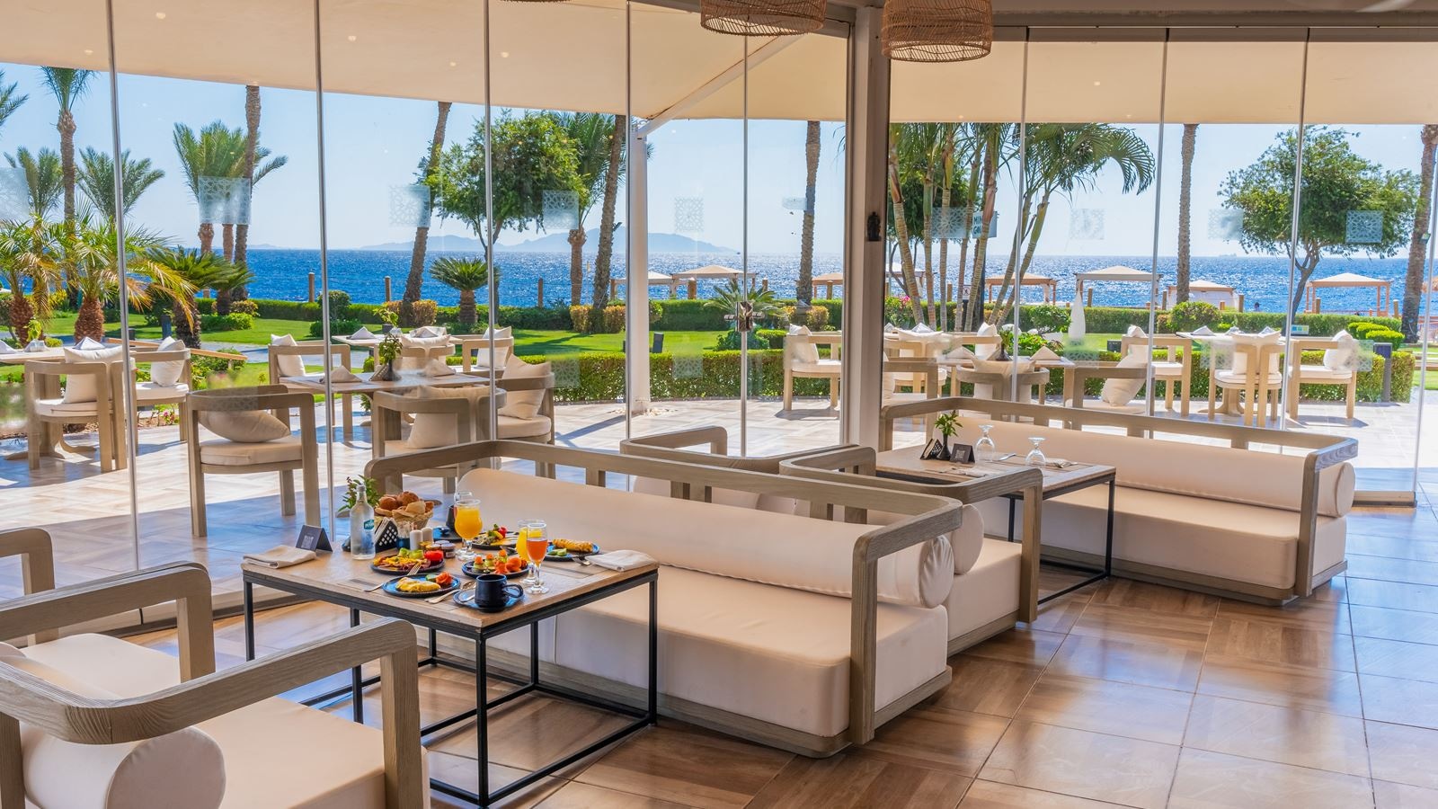 restaurants-posh-club