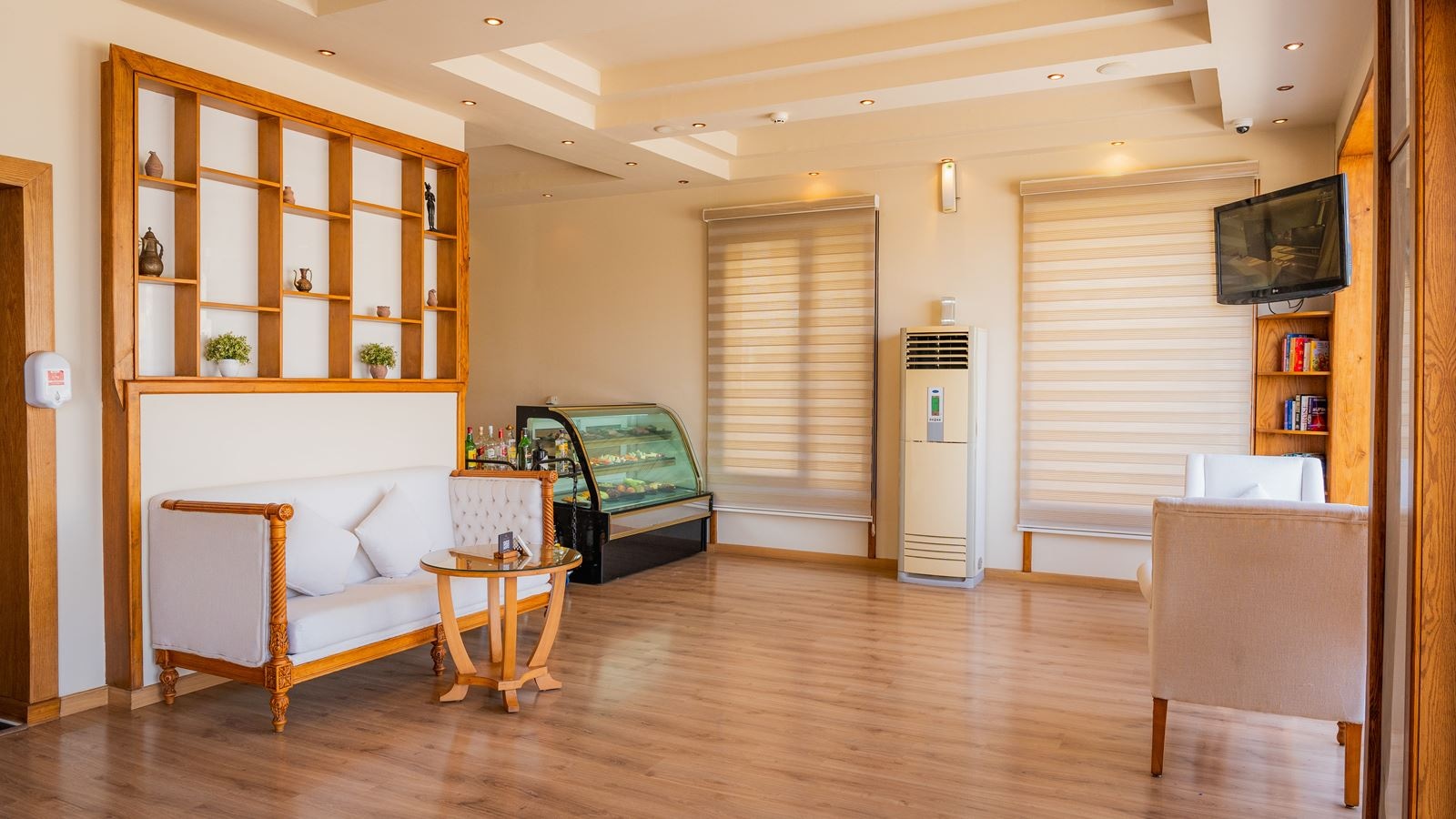 restaurants-posh-club-lounge