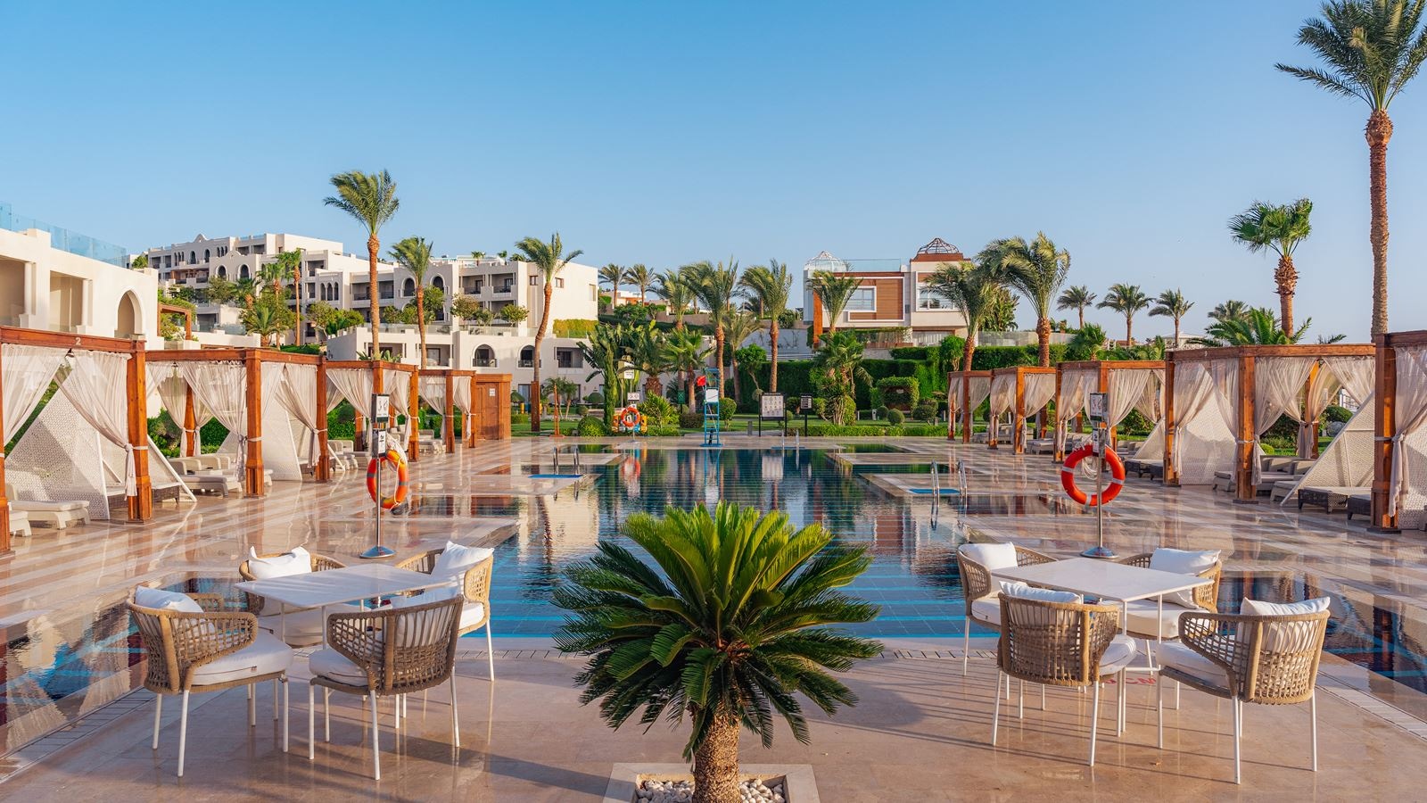 restaurants-posh-club-lounge