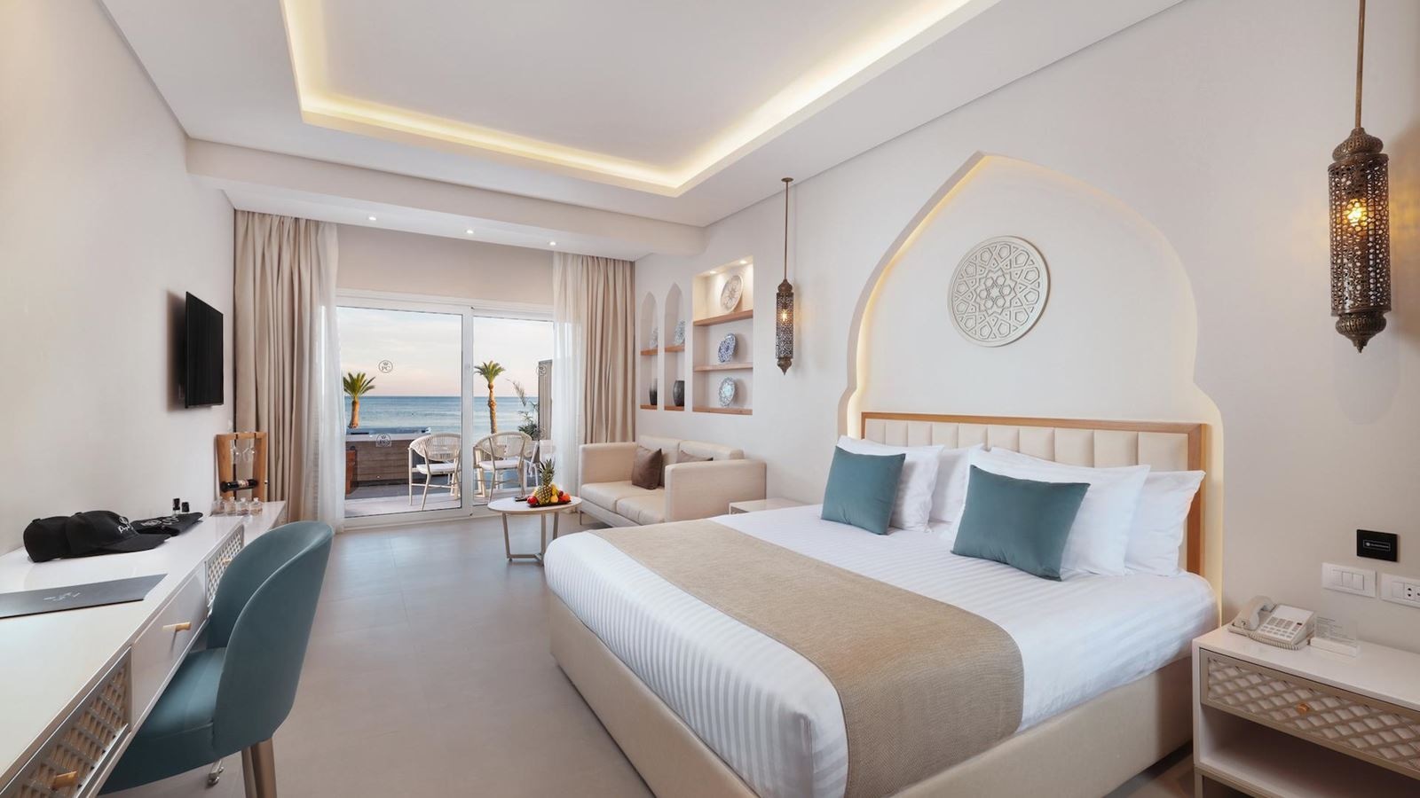 rooms-panorama-jacuzzi-suite-sea-front