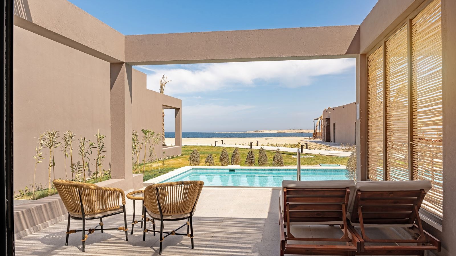 rooms-swim-up-suite-beach-front-sea-view