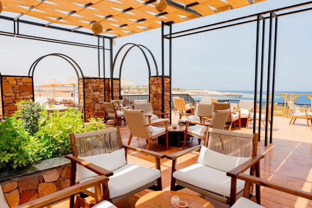 restaurants-pool-bar--snack