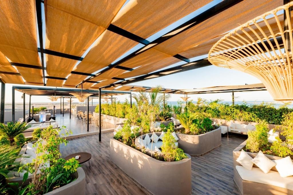 restaurants-pool-bar--snack