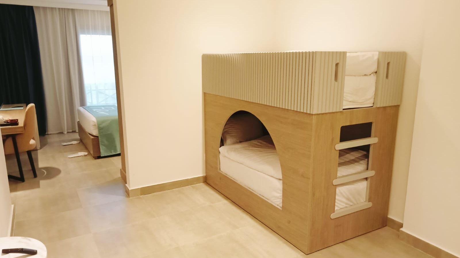 rooms-family-bunk-bed-pool-view