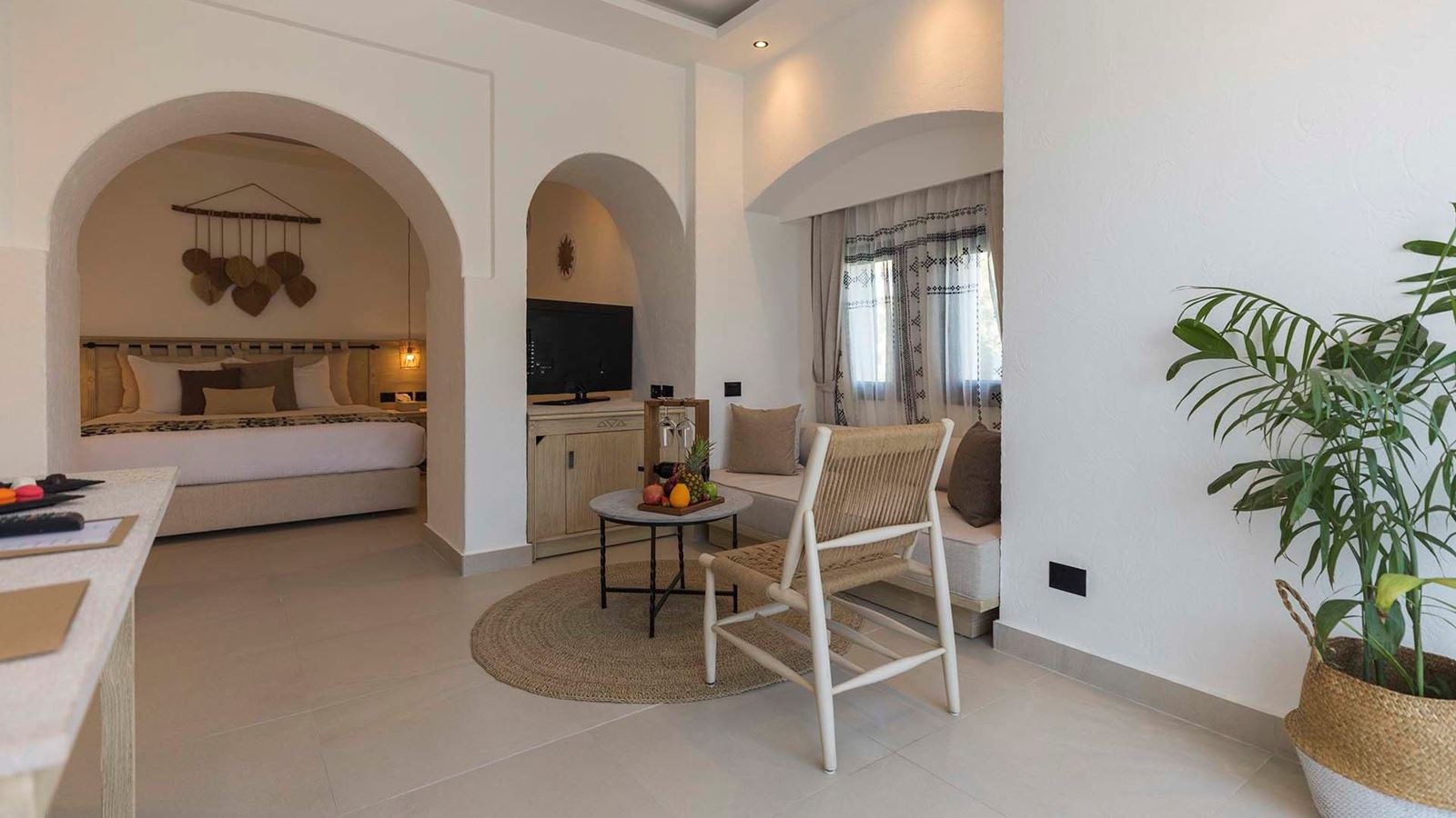 rooms-junior-jacuzzi-suite-gv