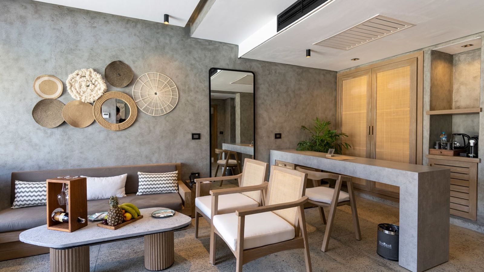 rooms-tucana-pool--jacuzzi-suite--pool-view--sv