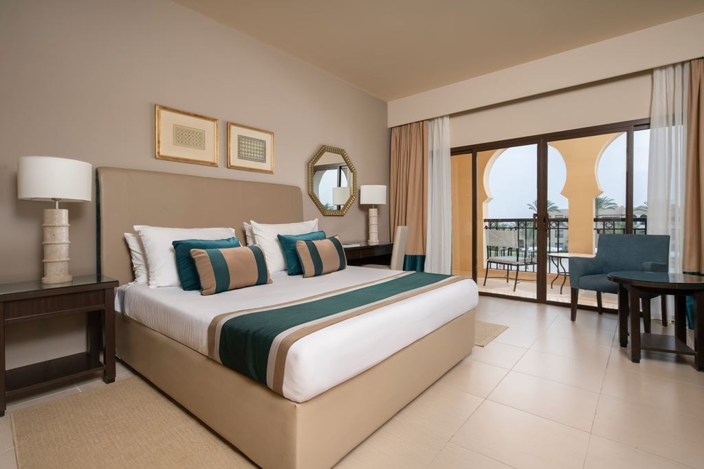 rooms-room-family-gardenview