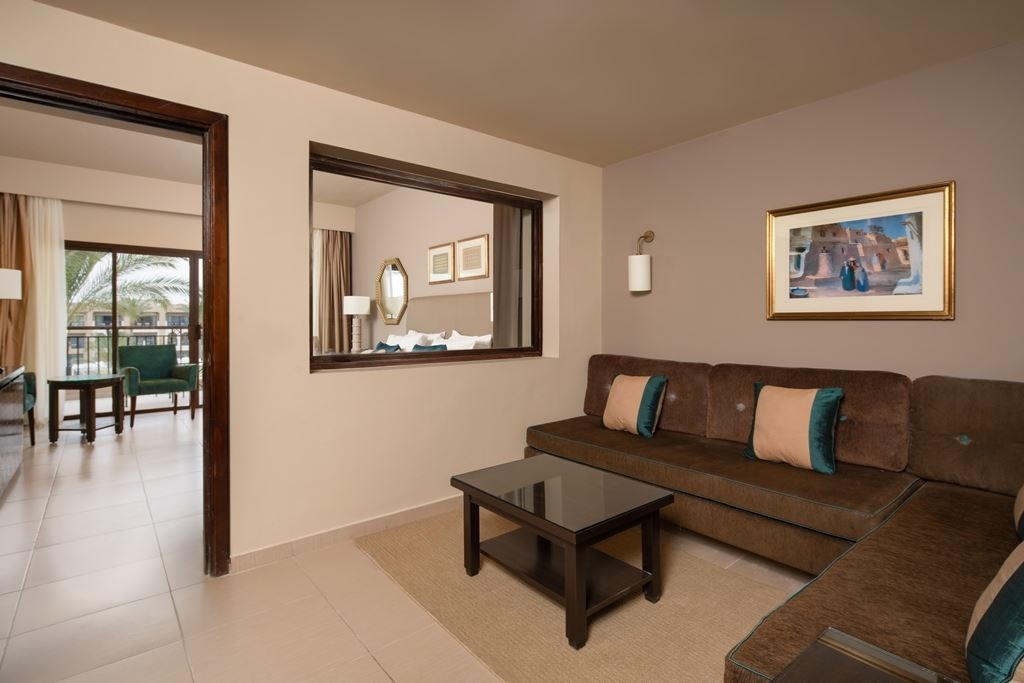 rooms-room-family-gardenview