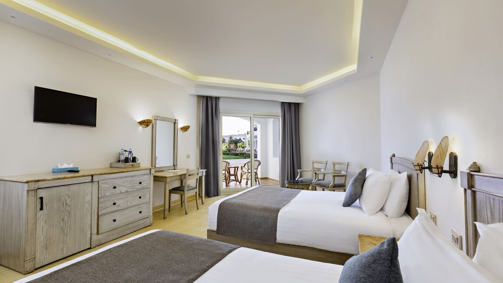 rooms-deluxe-room-sea-view