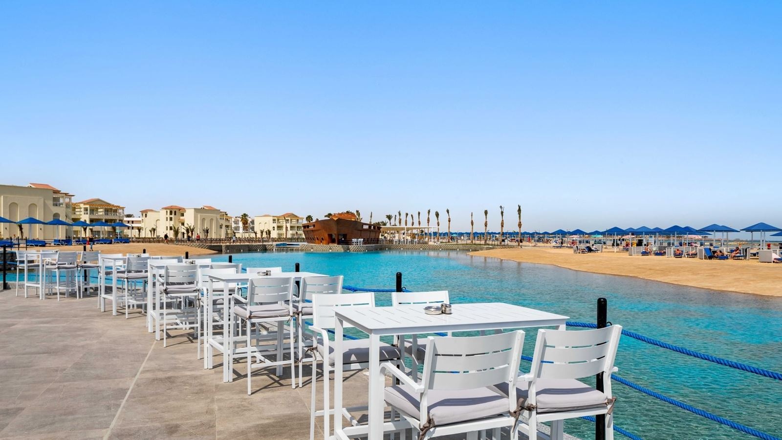 restaurants-beach-food-court