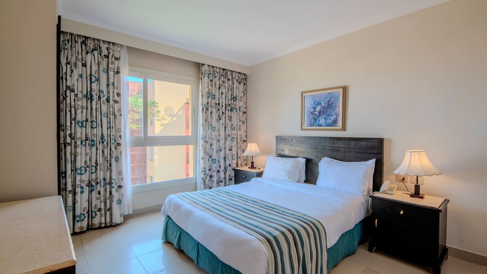 rooms-deluxe-room-gardensea-view